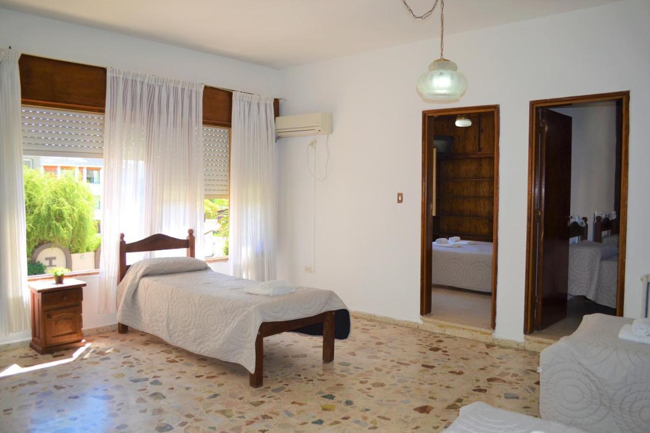 Hotel Taormina Villa Carlos Paz Esterno foto